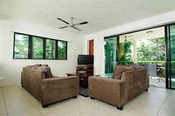 Cairns Beach Holiday Apartment Yorkeys Knob Exterior photo